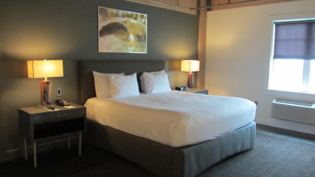 Harbor House And Marina At Pier 21 Motel 3*