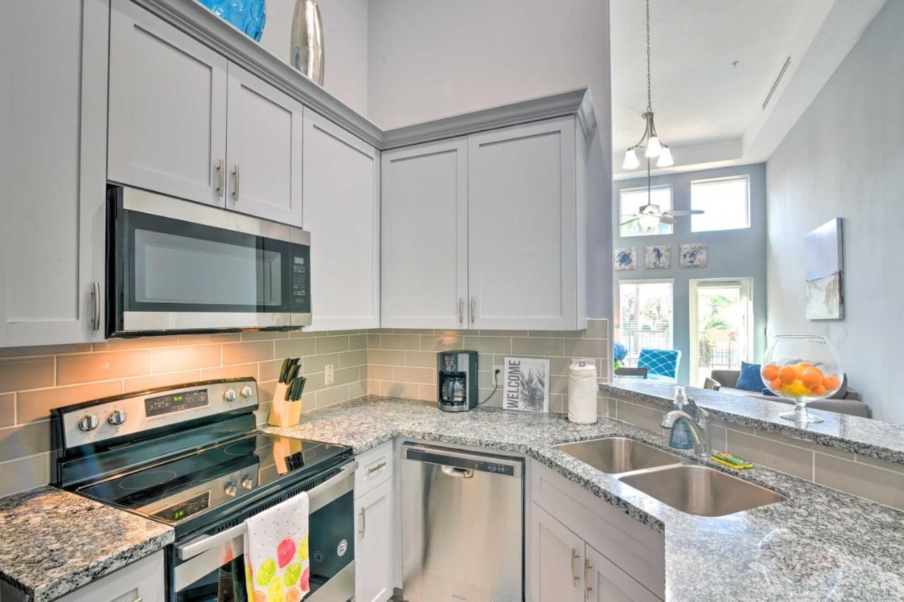 Modern Pool View And Walk To Beach! * Galveston