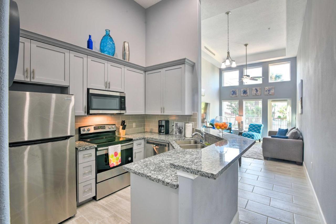 Modern Pool View And Walk To Beach! Galveston