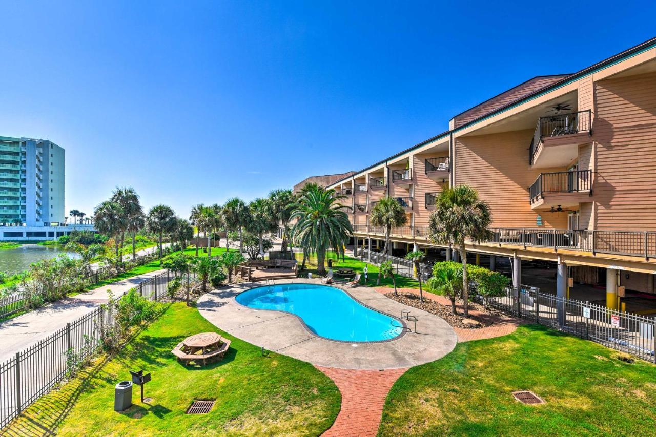 Modern Pool View And Walk To Beach! Apartment Galveston