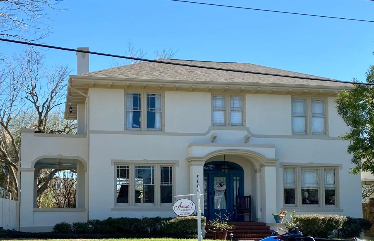 Avenue O Bed And Breakfast