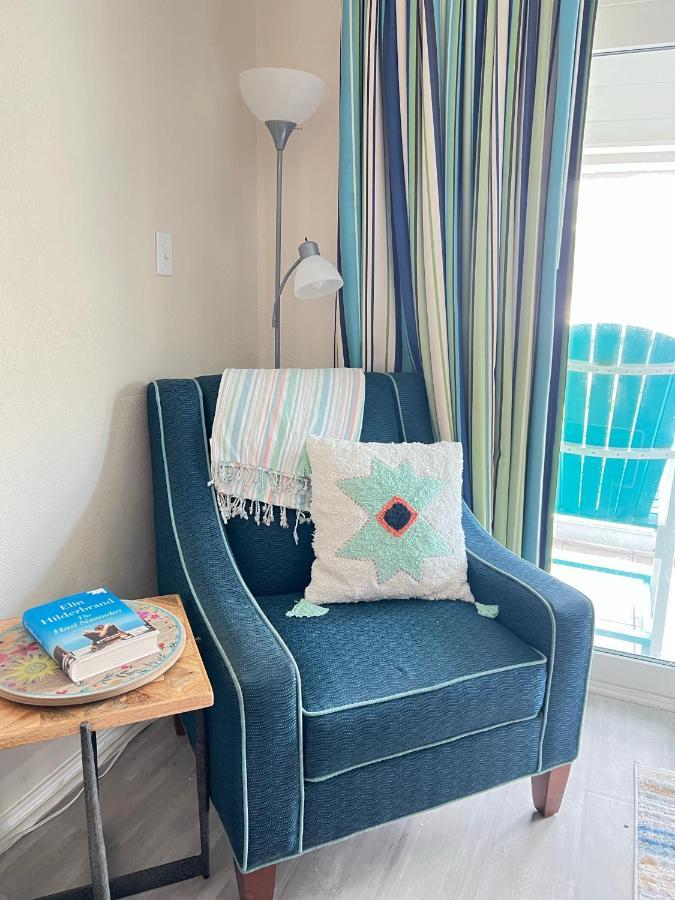 Sun Splashed Condo! Steps To And 2 Pools Island Galveston