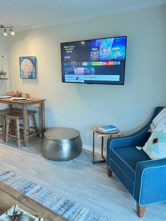 Sun Splashed Condo! Steps To And 2 Pools Island Apartment Galveston