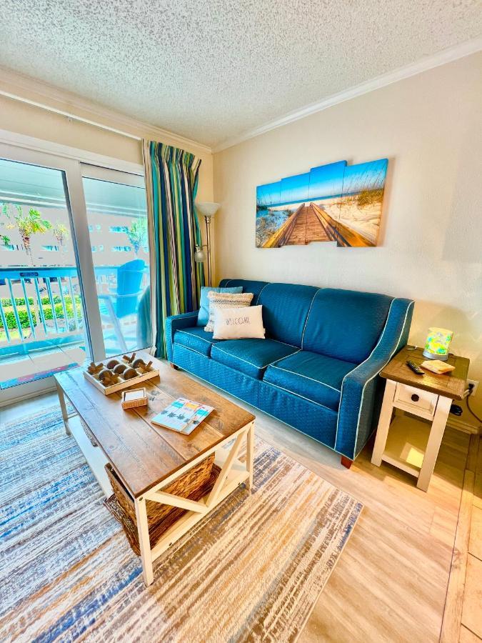 Apartment Sun Splashed Condo! Steps To And 2 Pools Island