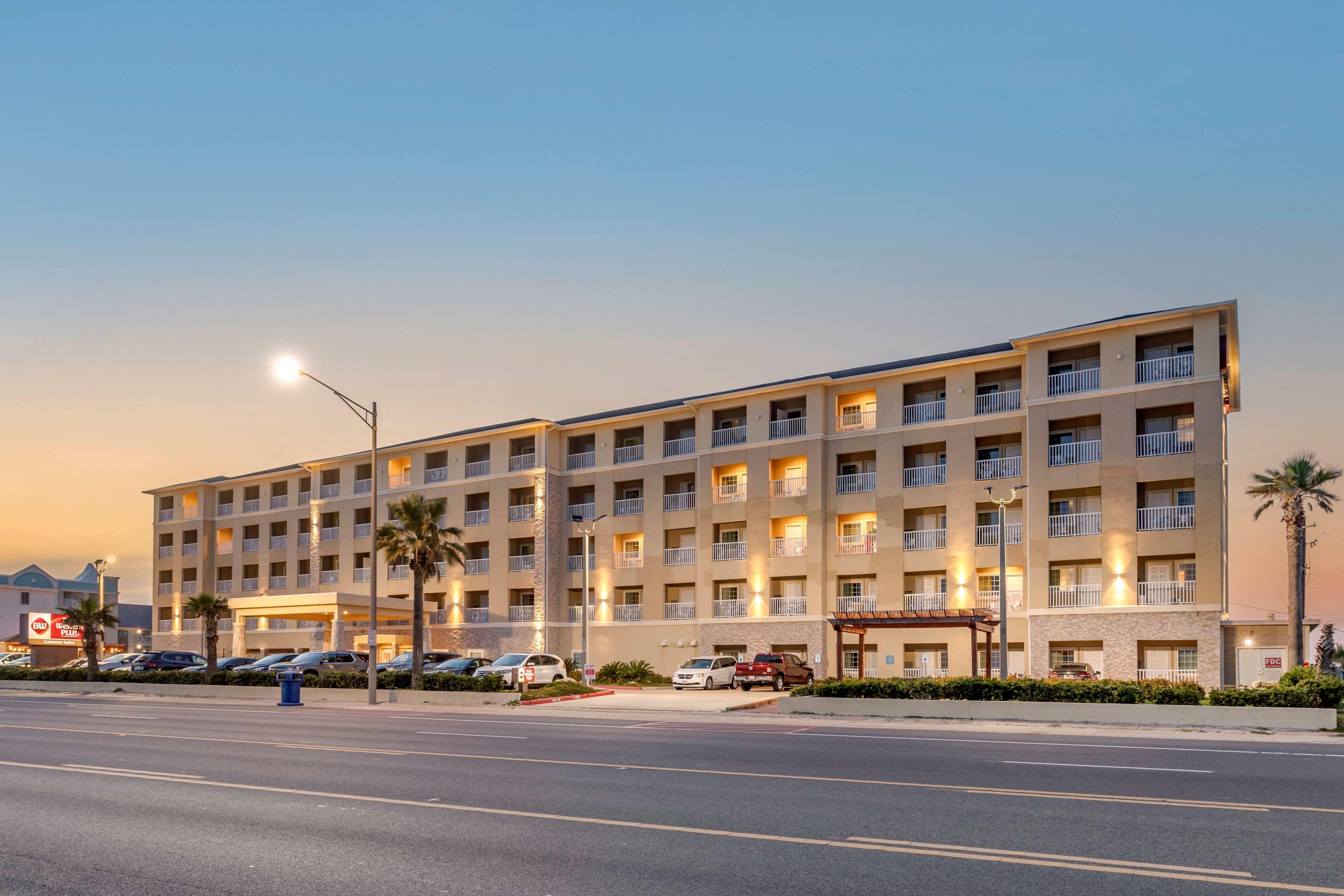 Western 3* Galveston