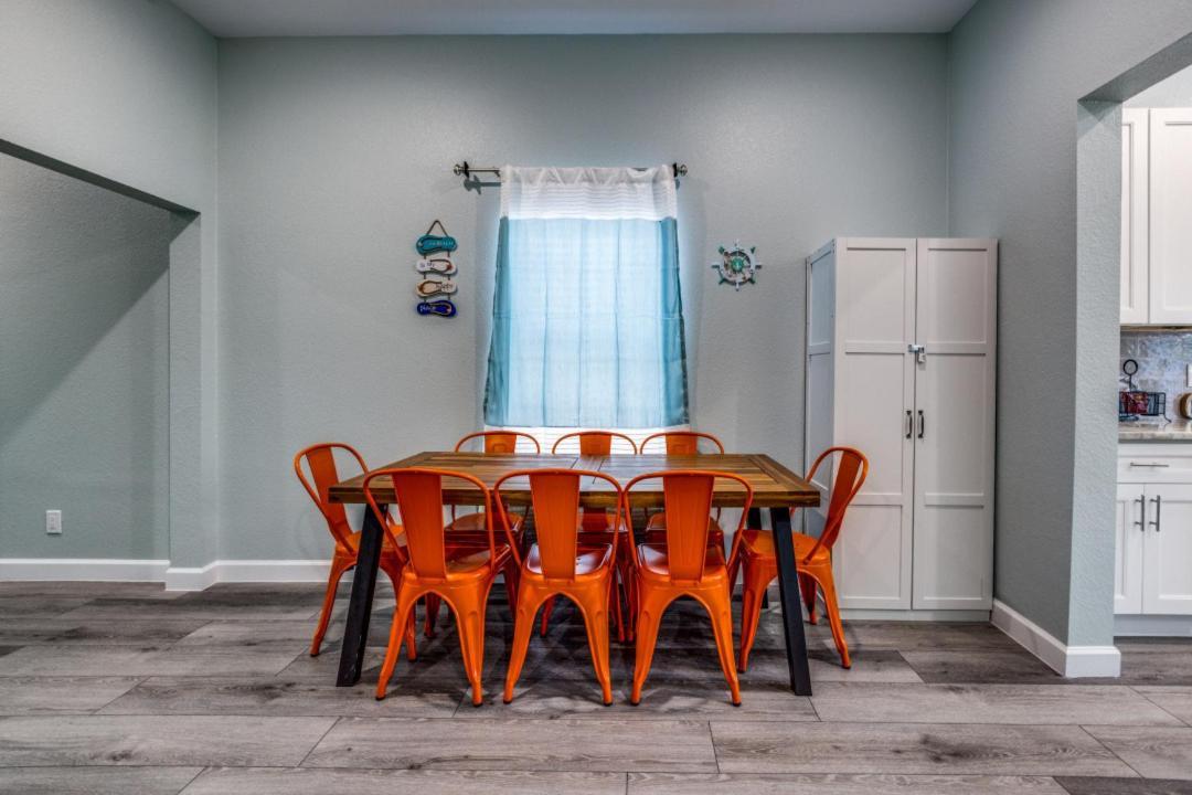 Cozy Brand New House - 2 Mins To The