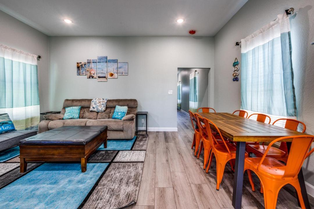 Cozy Brand New House - 2 Mins To The *