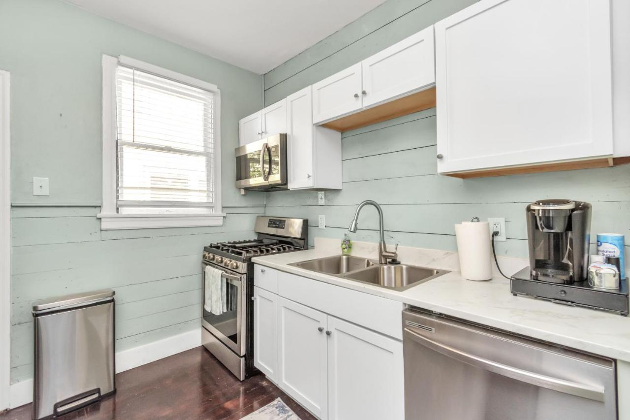 Sleeps 19! 3 Kitchens, Lr's, 4 Bedroom 4.5 Bth - Beauty Holiday home Galveston