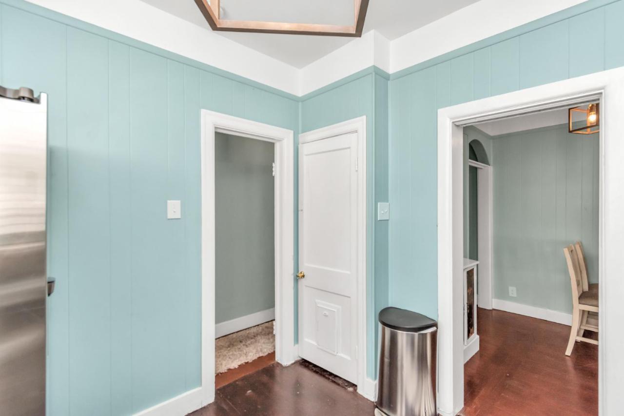 Sleeps 19! 3 Kitchens, Lr's, 4 Bedroom 4.5 Bth - Beauty Holiday home Galveston