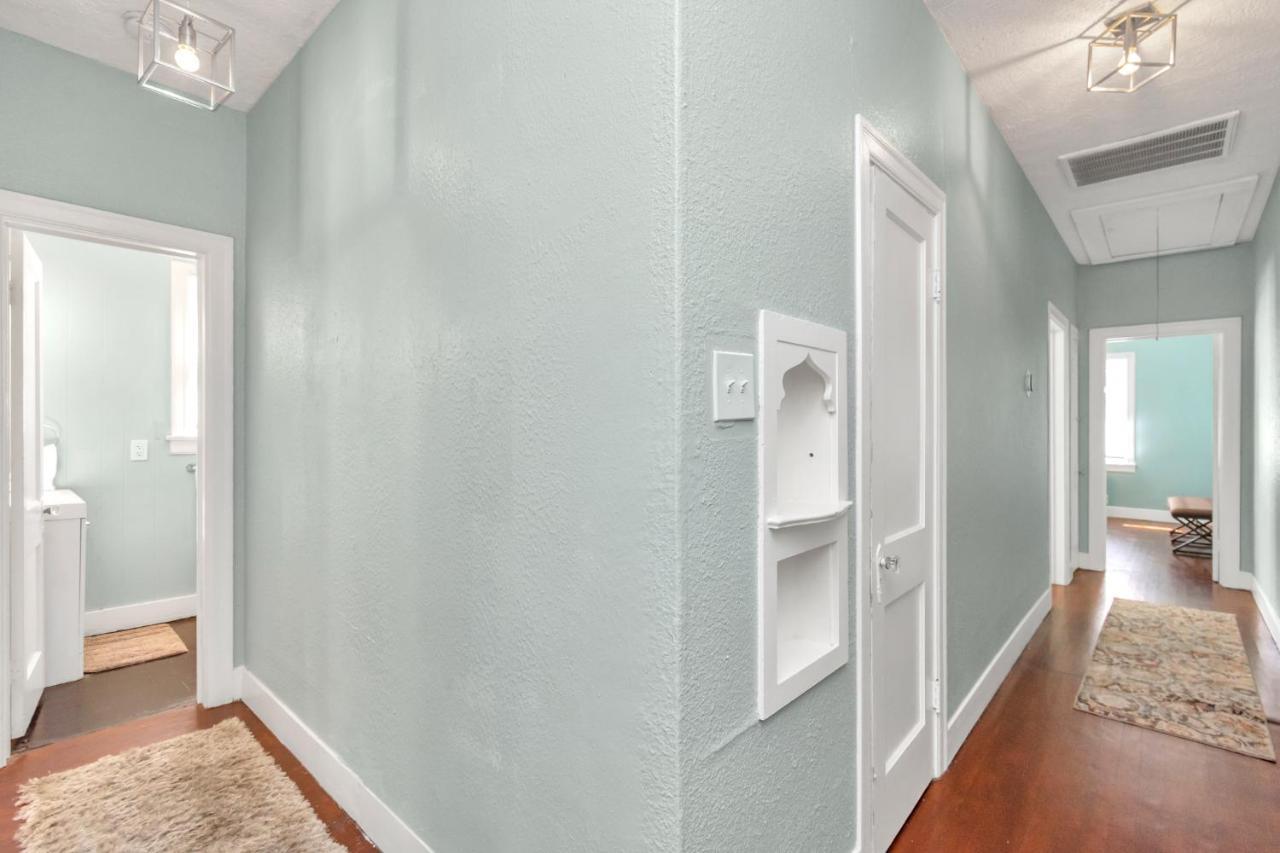 Sleeps 19! 3 Kitchens, Lr's, 4 Bedroom 4.5 Bth - Beauty * Galveston