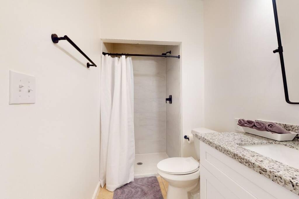 East End 2-story / 2-bedroom Townhome Galveston