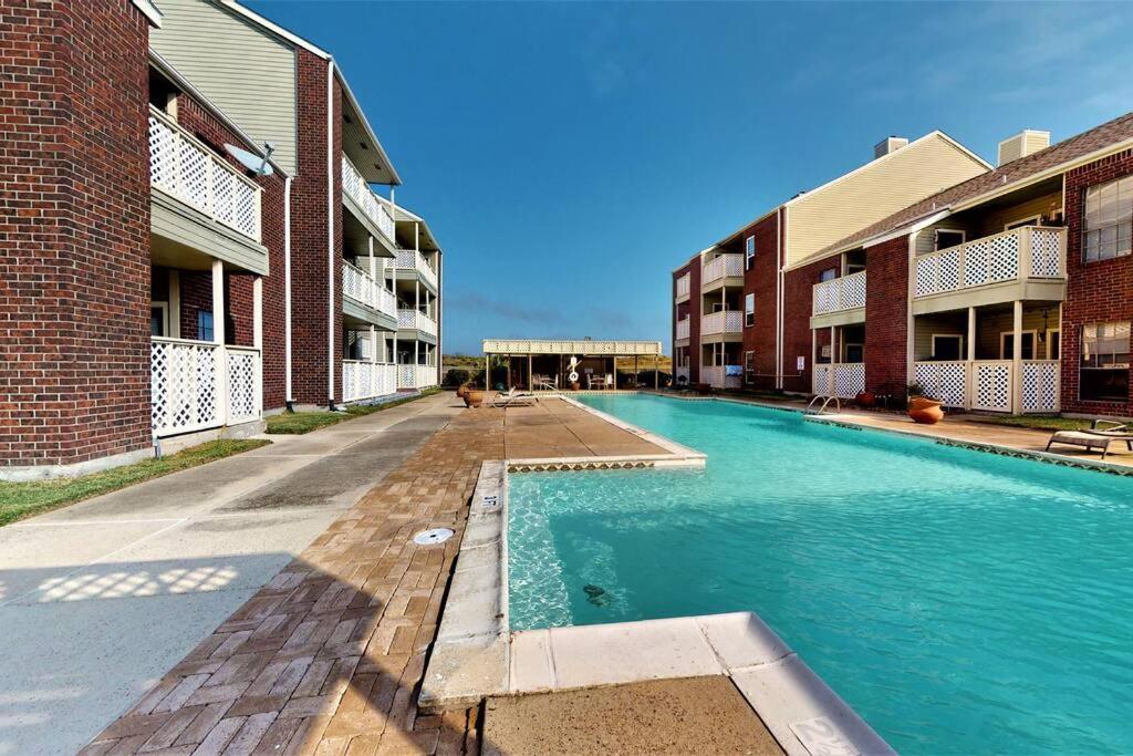 East End 2-story / 2-bedroom Townhome * Galveston