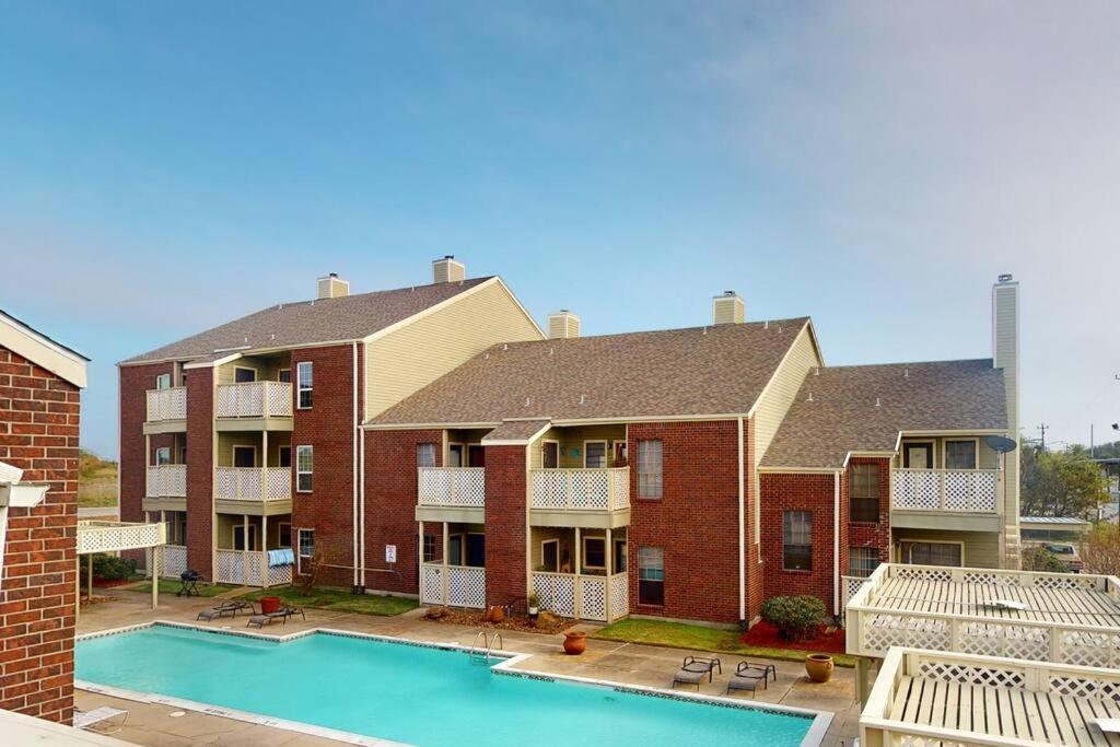 East End 2-story / 2-bedroom Townhome Galveston