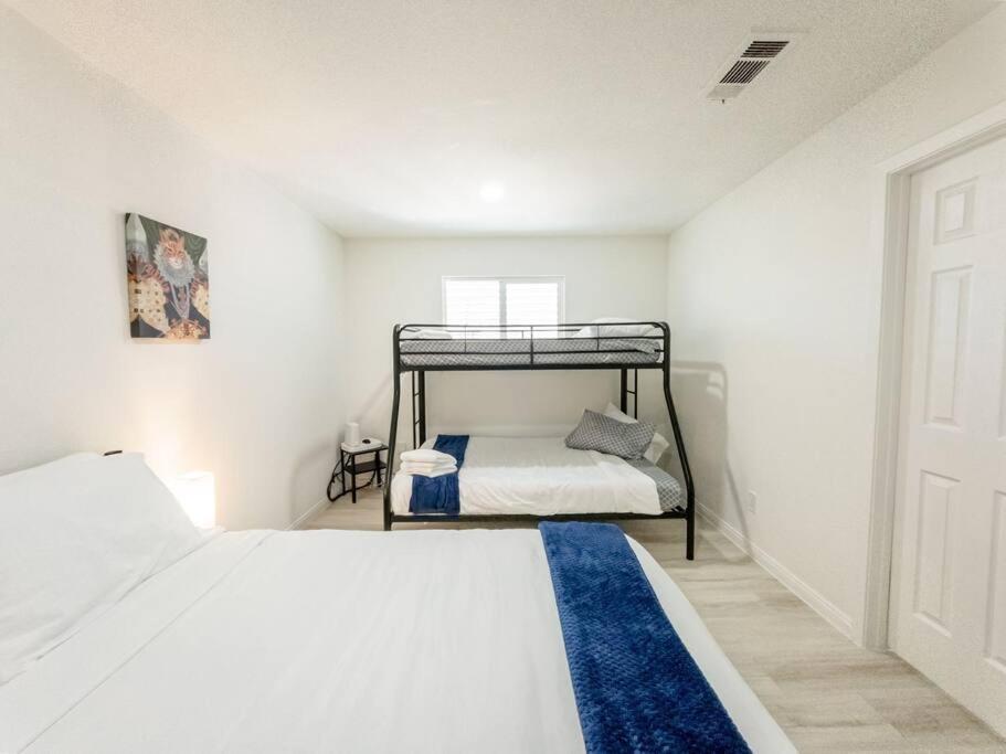 Roomy 5 Mins From Attractions * Galveston