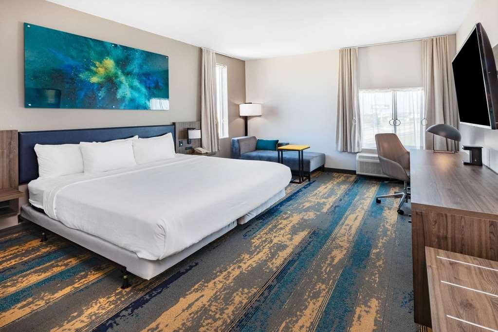 Lq North At I-45 Hotel 2*