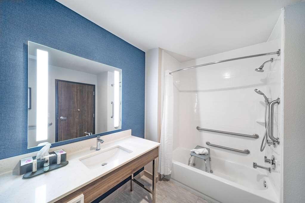 Hotel Lq North At I-45 2*
