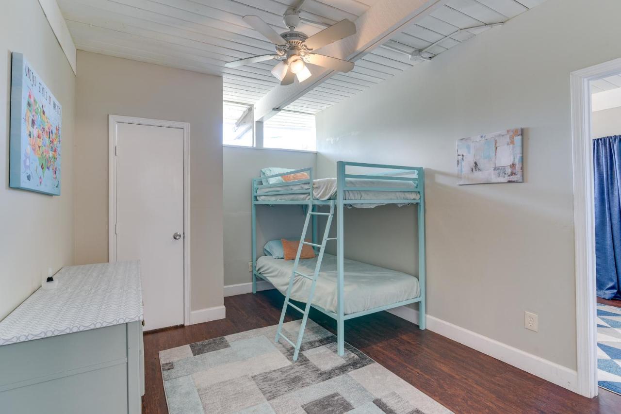 Apartment Vacation - Walk To The Beach! Galveston