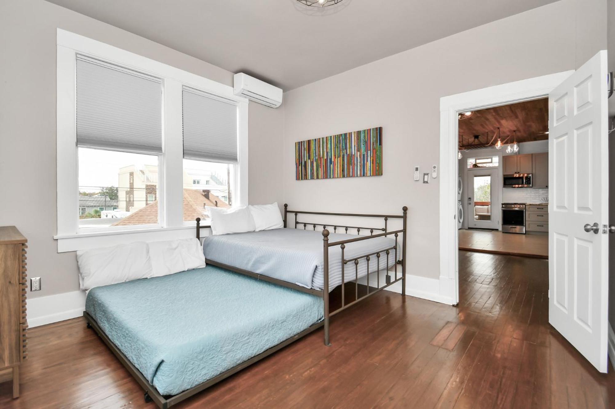 Nautical Loft With Outdoor Kitchen & Beach Access *