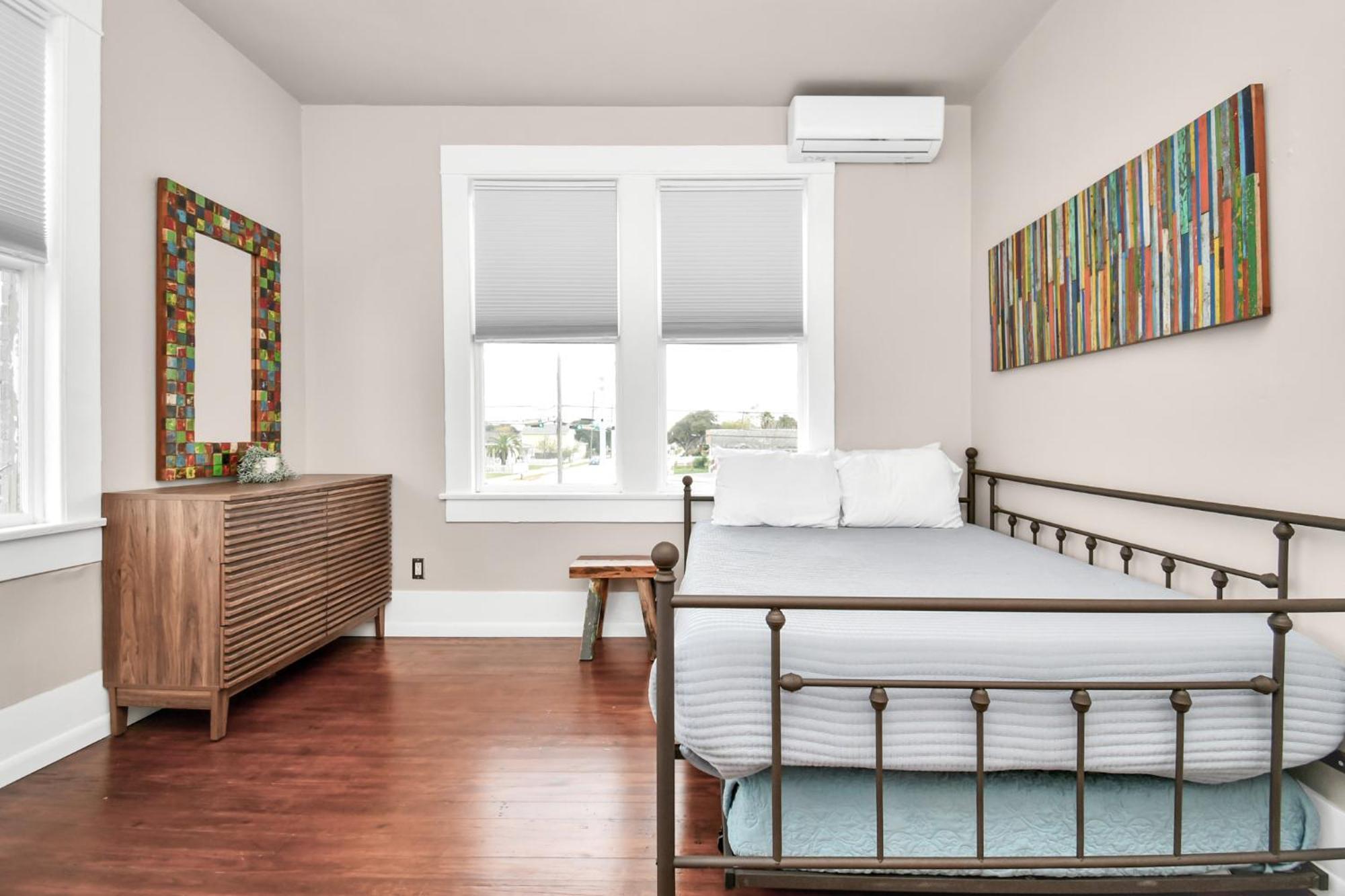 Nautical Loft With Outdoor Kitchen & Beach Access * Galveston