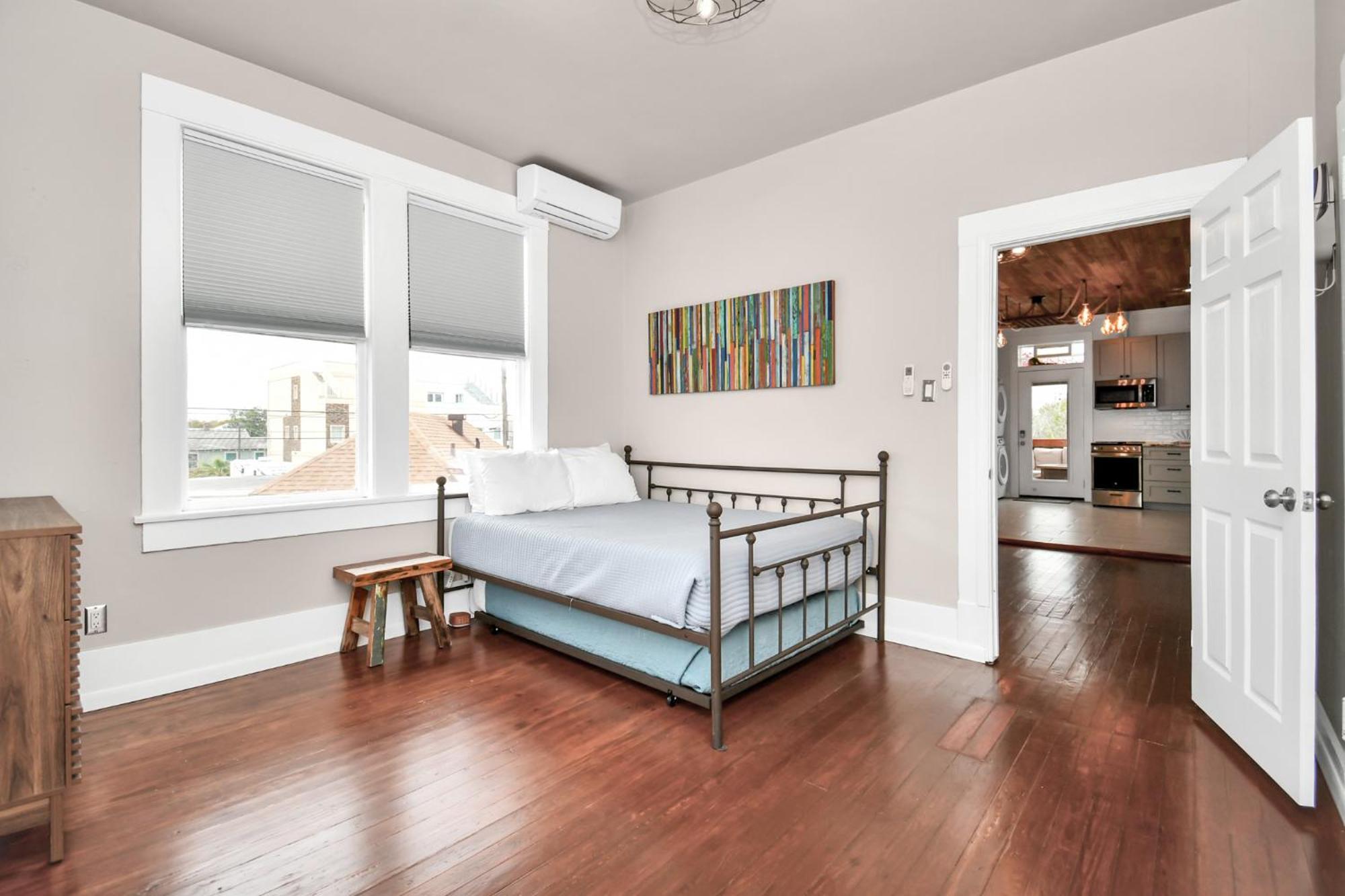 Nautical Loft With Outdoor Kitchen & Beach Access * Galveston