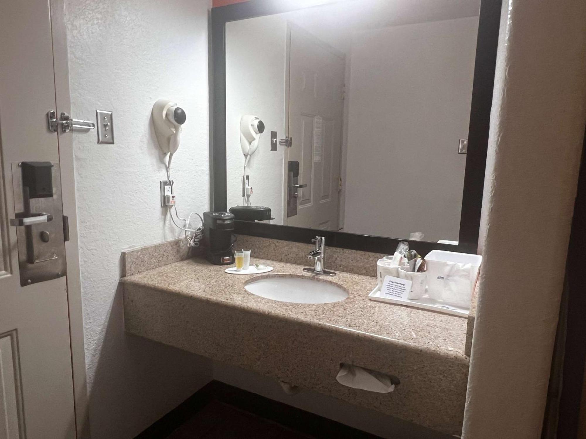 Motel Howard Johnson By Wyndham
