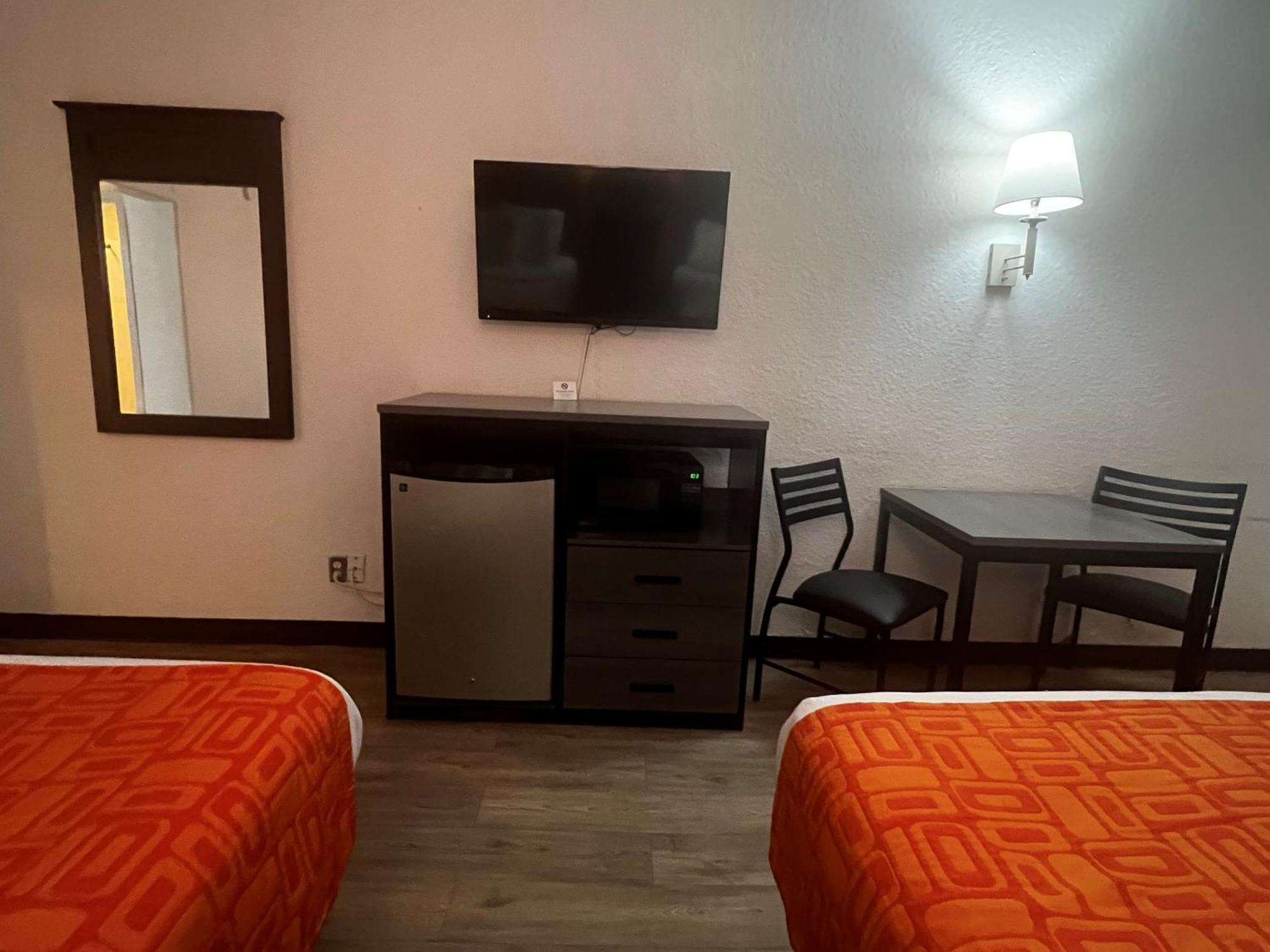 Howard Johnson By Wyndham 2*