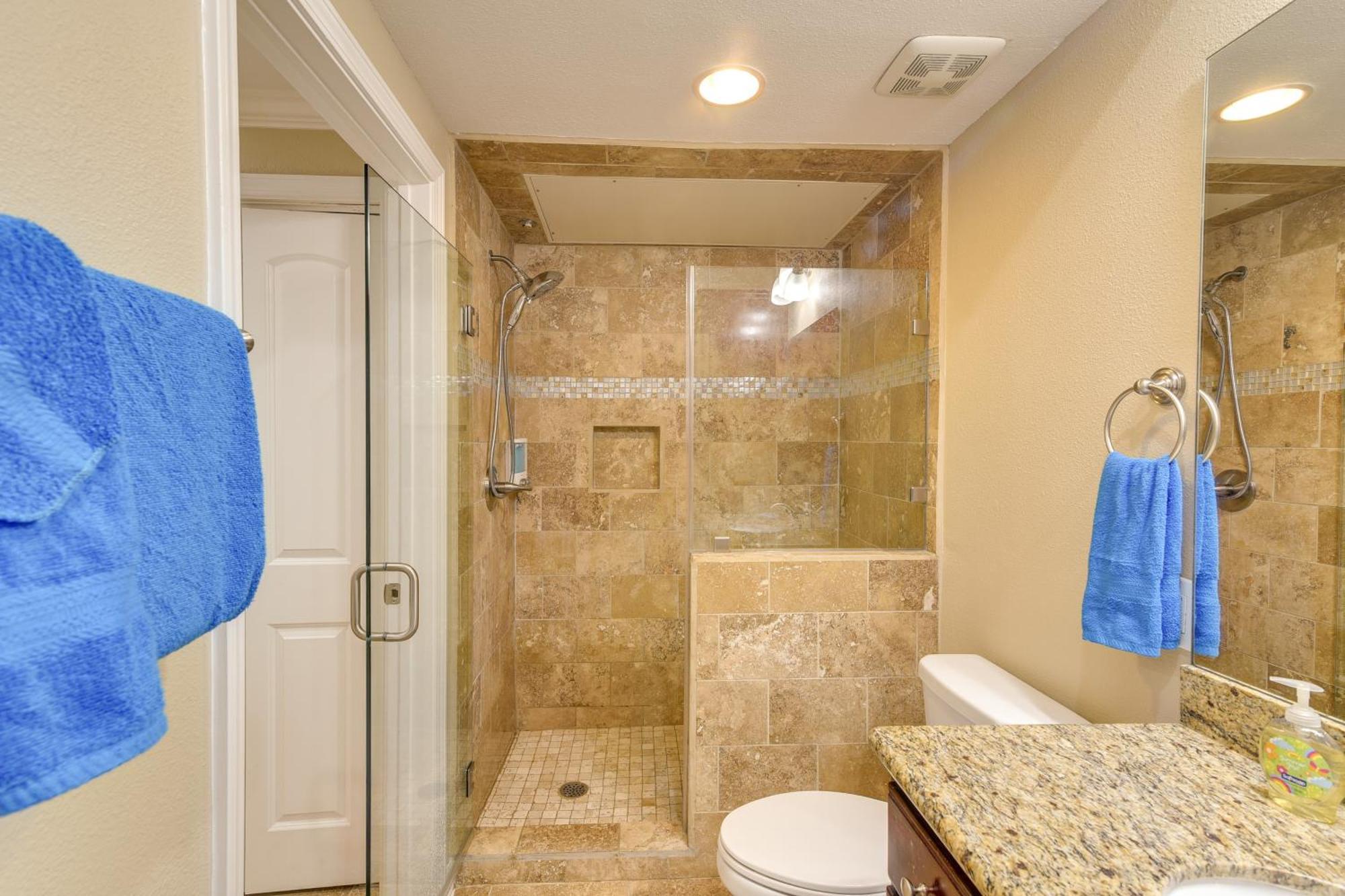 Walkable Close To The Beach! Apartment Galveston