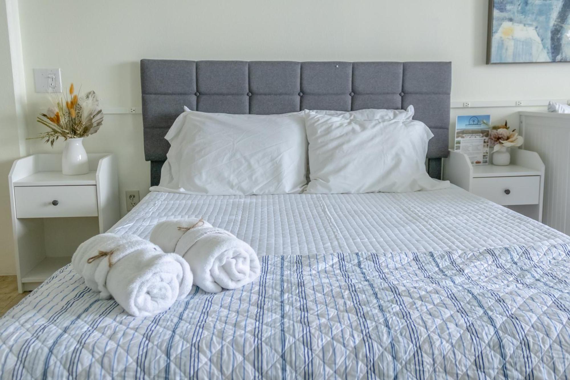 Islander East Apartment *