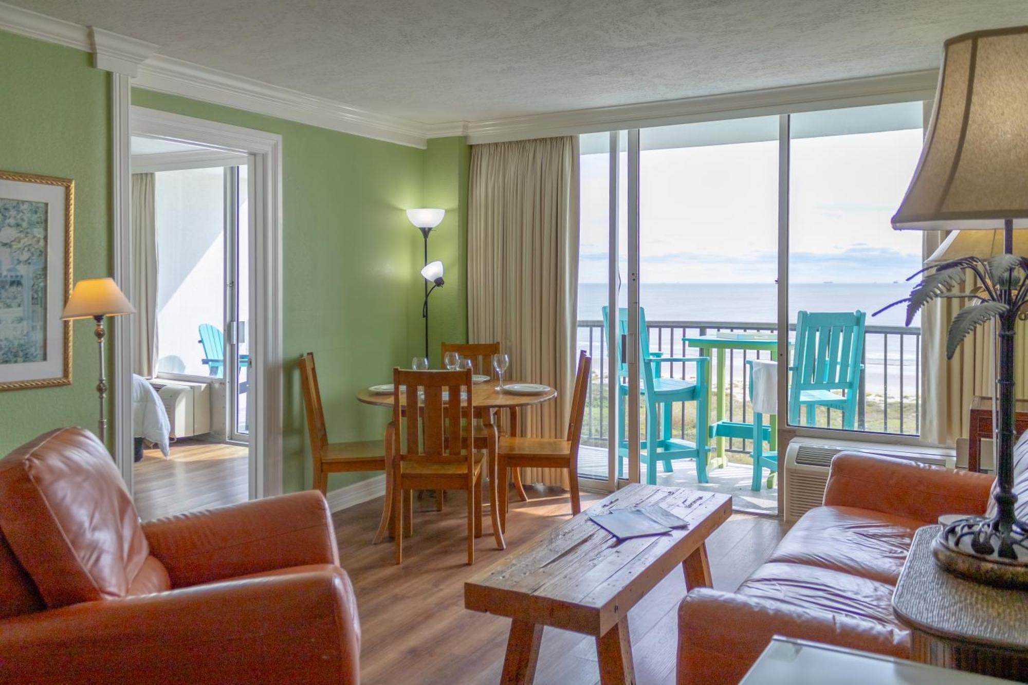 Islander East Apartment *