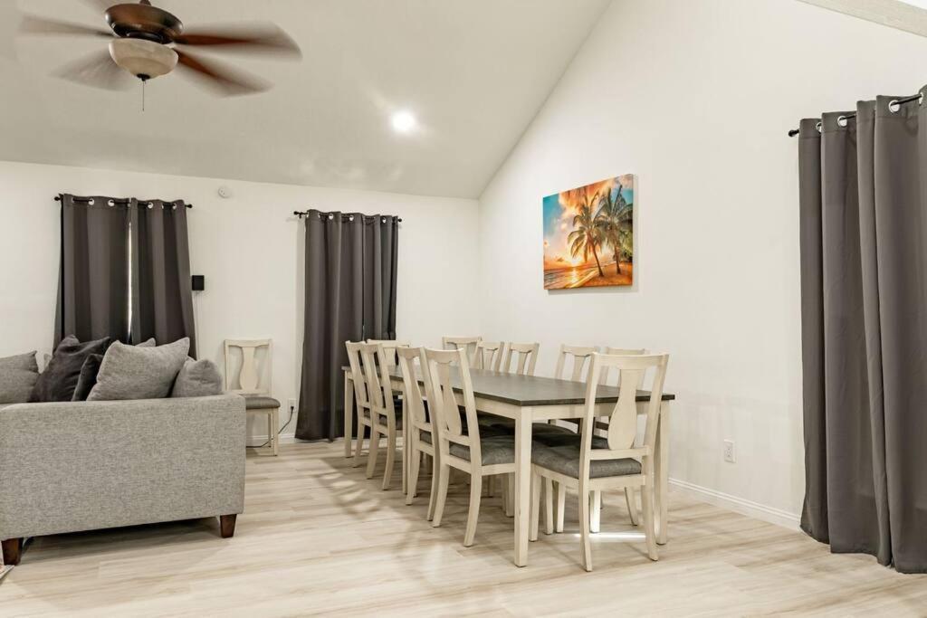 Roomy 5 Mins From Attractions * Galveston