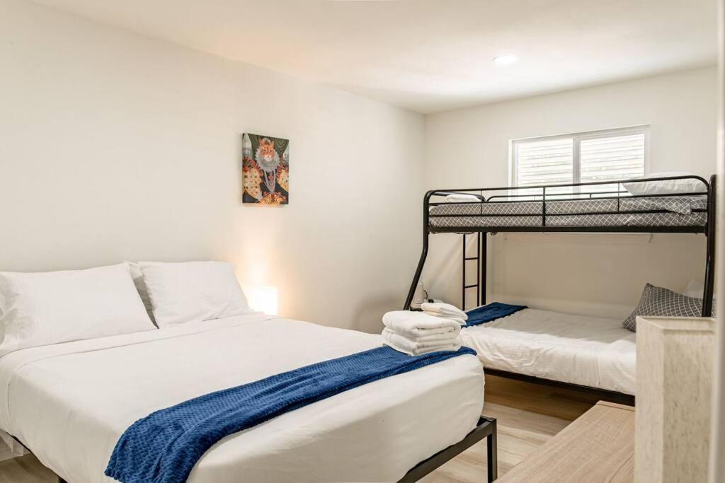 Holiday home Roomy 5 Mins From Attractions *