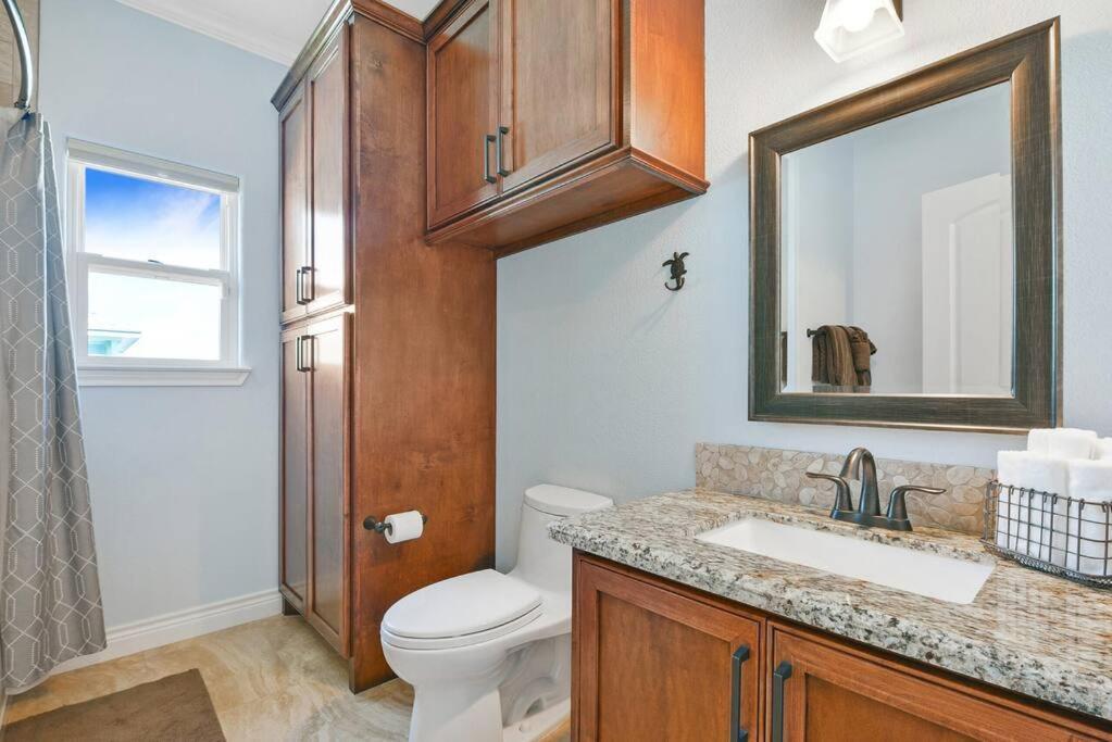 Dancing With Waves House With 3 Bedrooms And 2 Baths Holiday home Galveston
