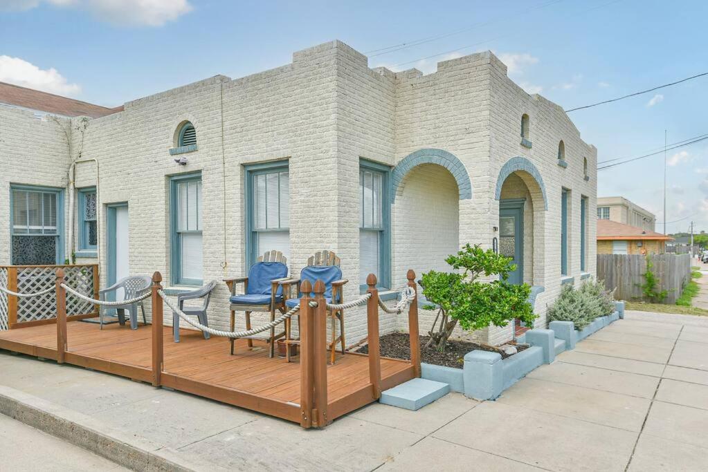 Holiday home Coastal Blue House With 3 Bedrooms And Just Off The Seawall