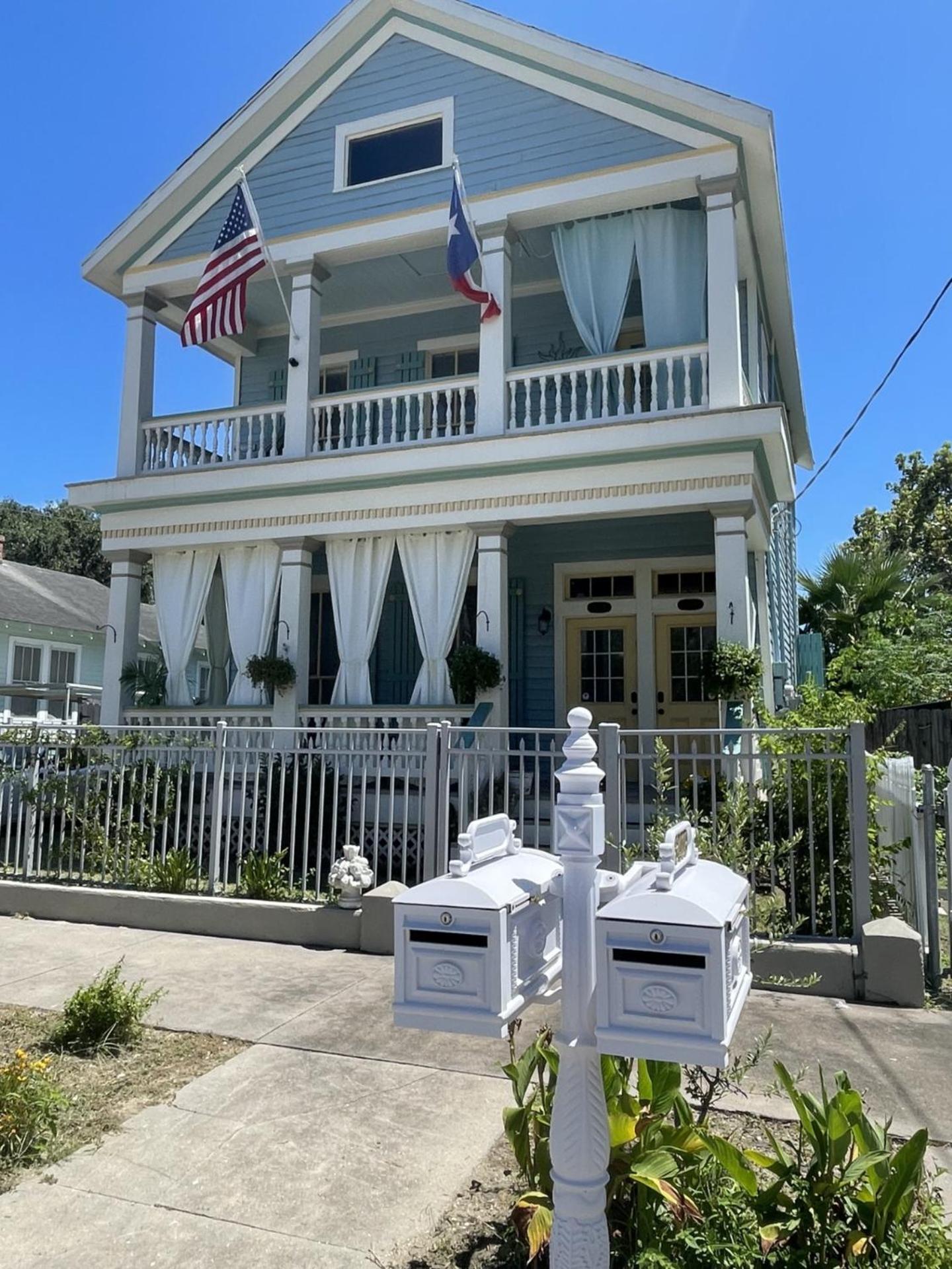 French Cowboy Apartment Galveston