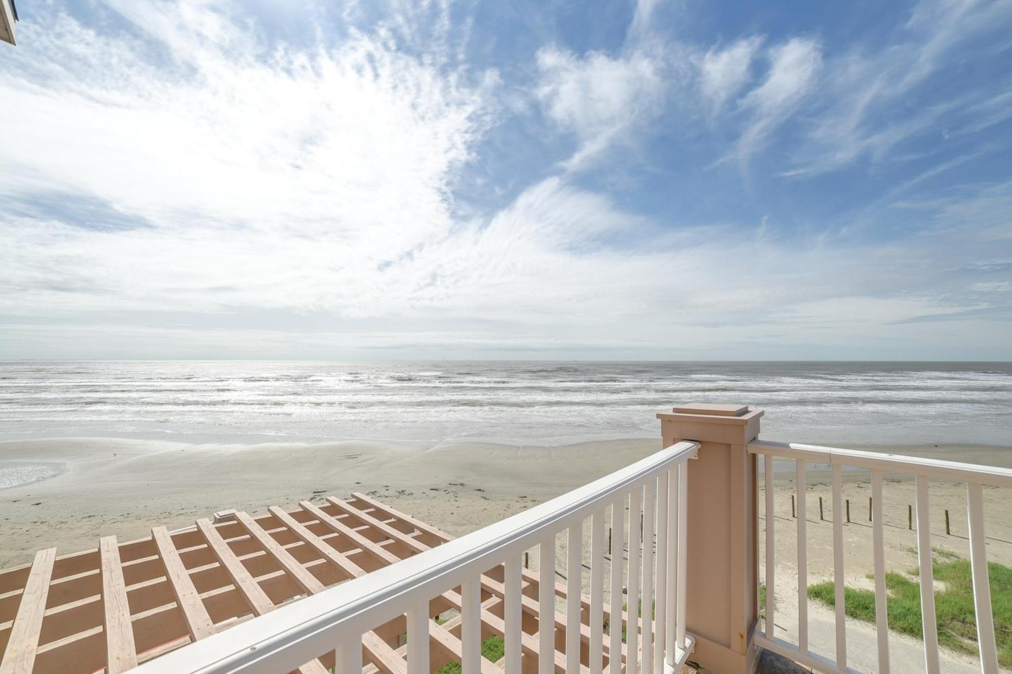Oceanfront House Steps To Sand! * Galveston