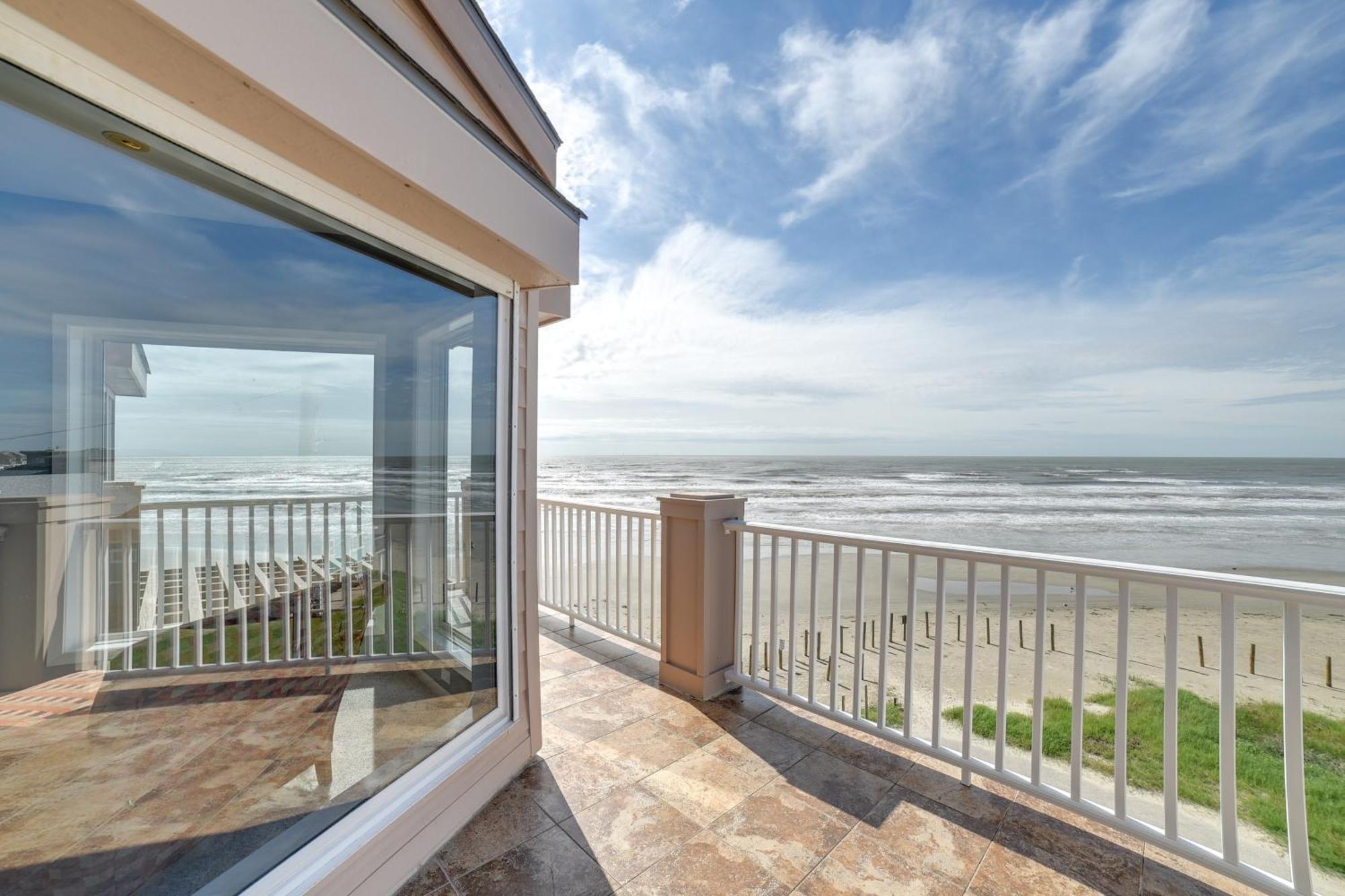 Oceanfront House Steps To Sand! Galveston