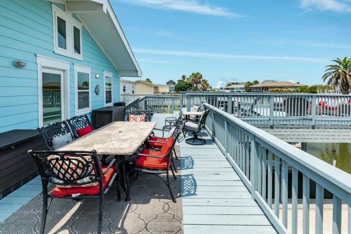 Holiday home On The Water & Heart Of Jamaica Galveston