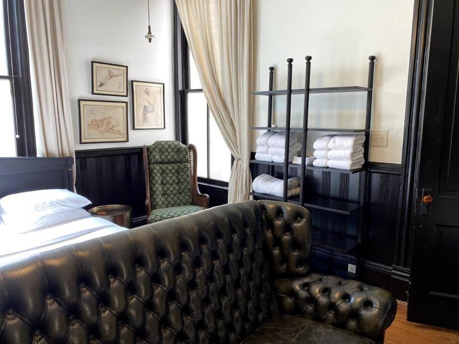 1 - Saint Helen's Hideaway Guest house Galveston
