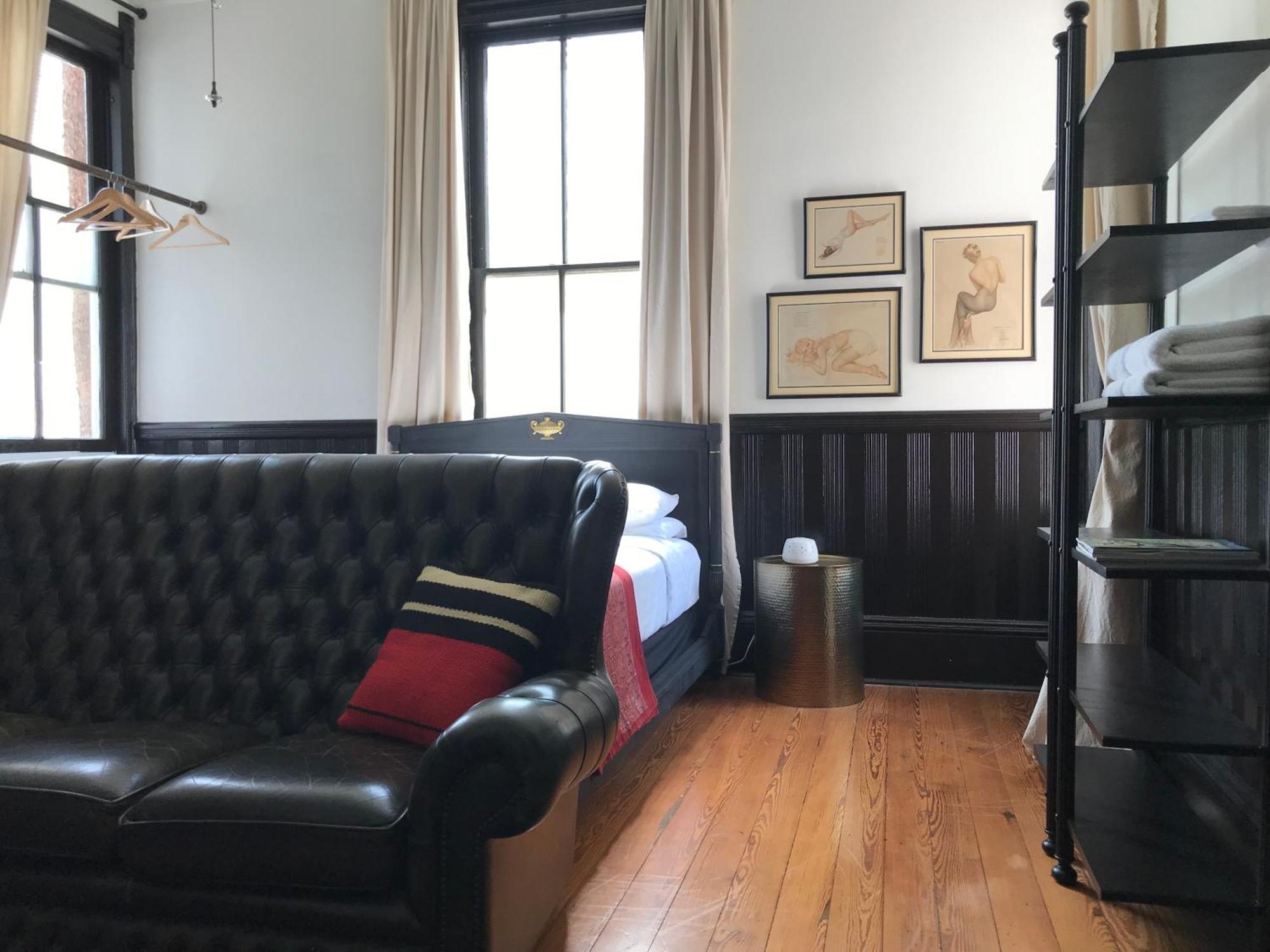 Guest house 1 - Saint Helen's Hideaway Galveston