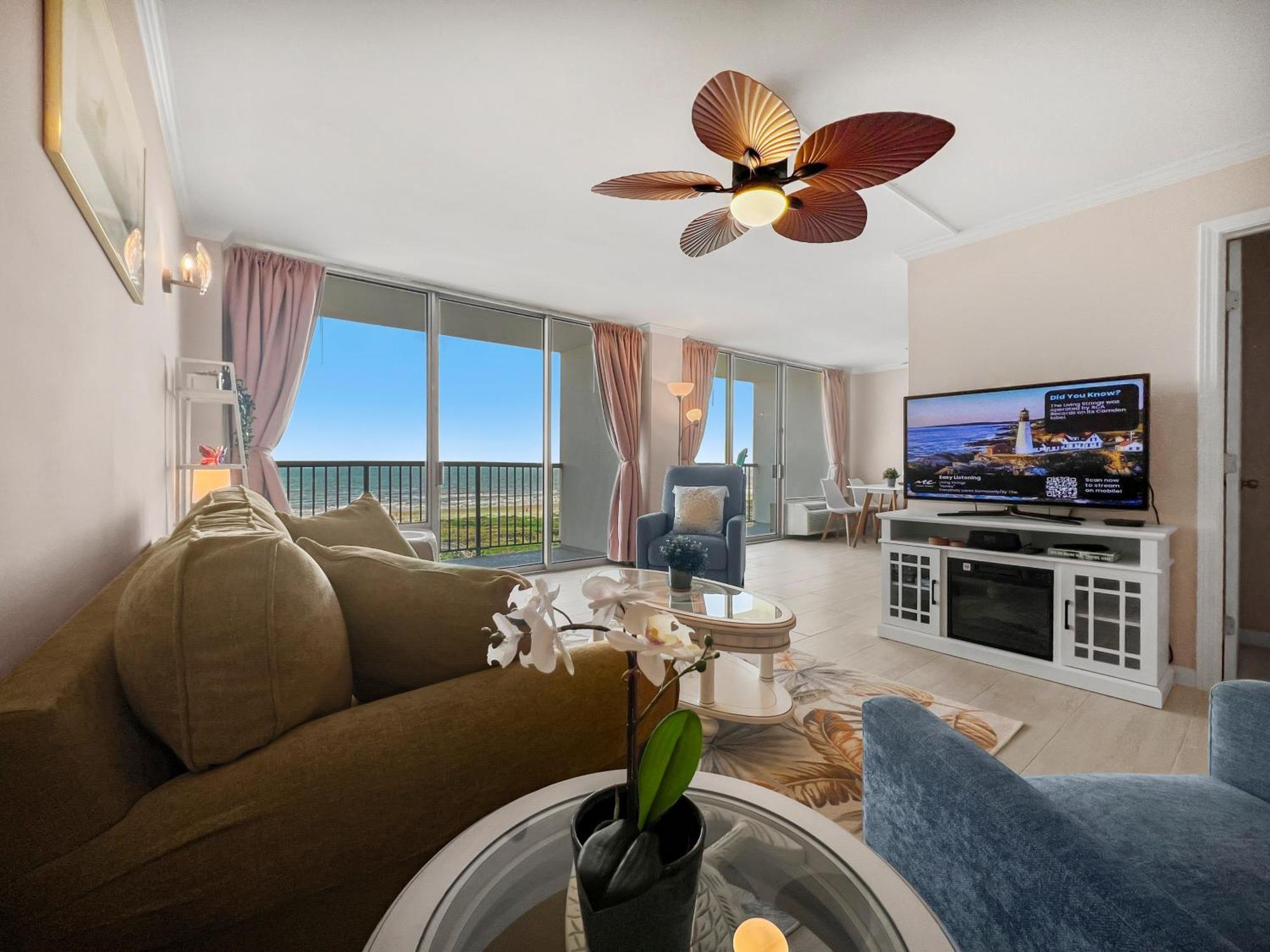 Islander East Apartment *