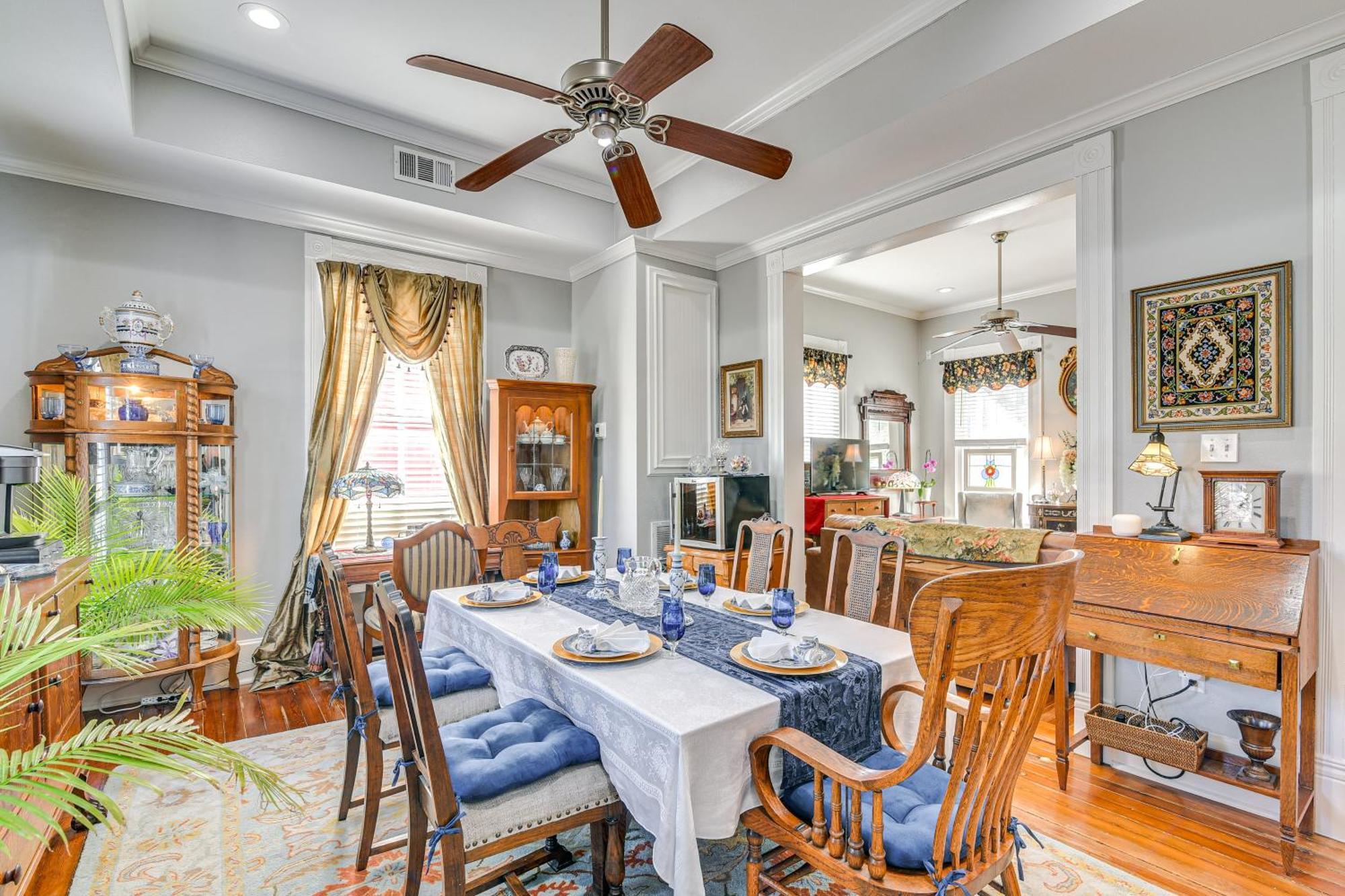 Walk To The Hideaway Haven Retreat Holiday home Galveston