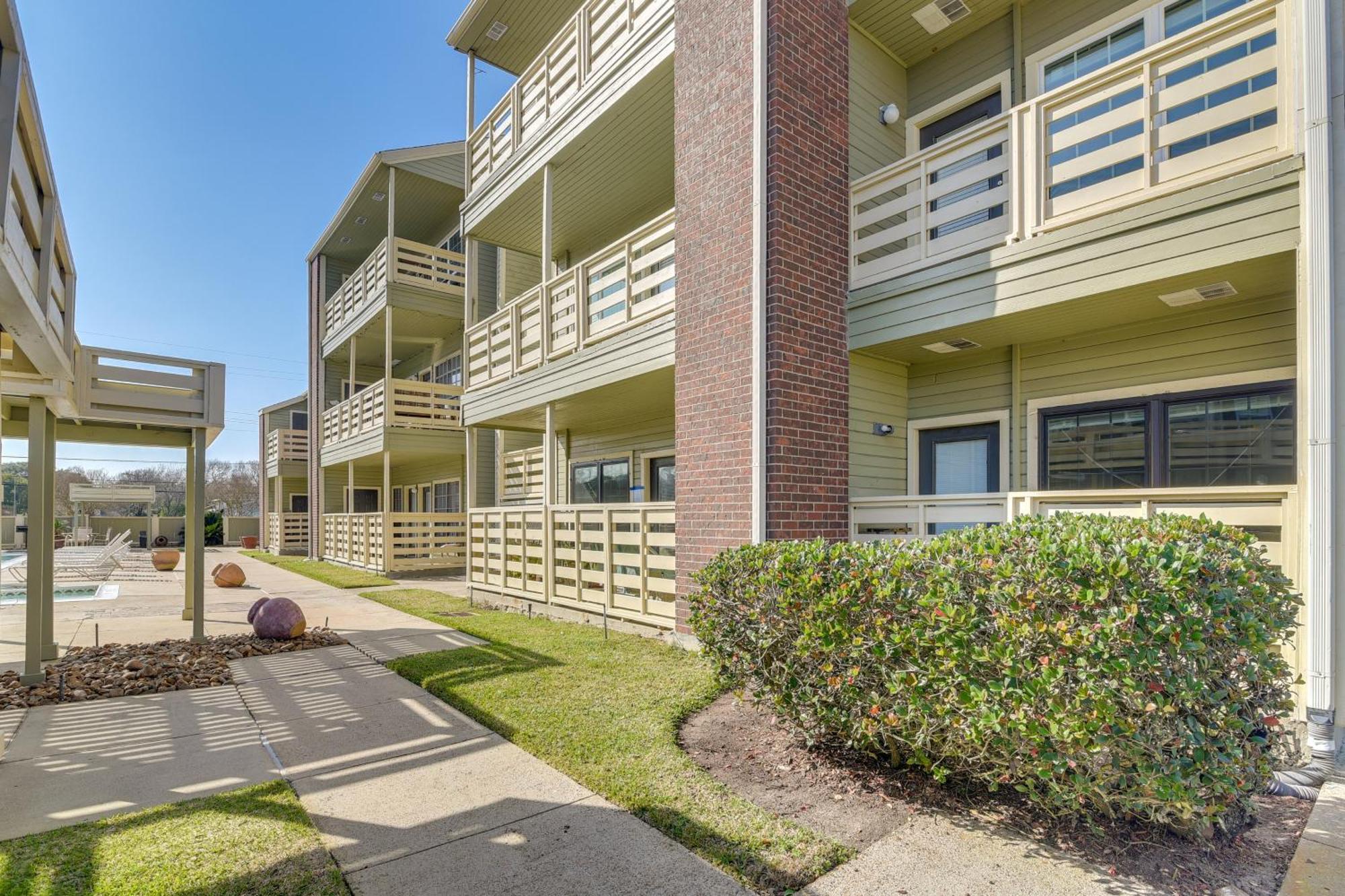 1 Mi To Shore With Pool Access In Apartment
