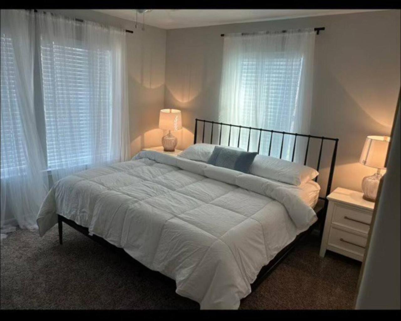 Cozy 2br With King Bed 3 Min To *