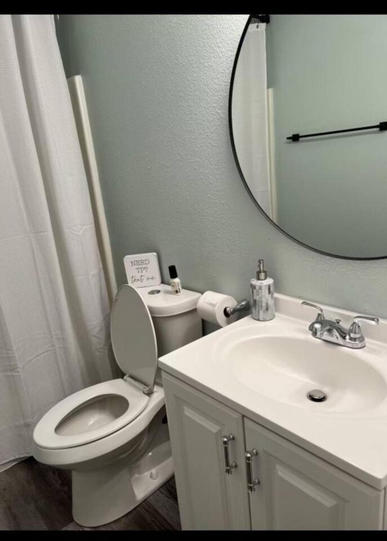 Cozy 2br With King Bed 3 Min To *