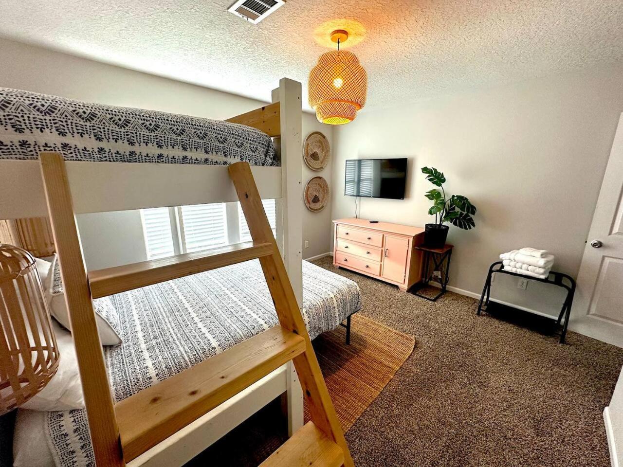 Cozy 2br With King Bed 3 Min To * Galveston