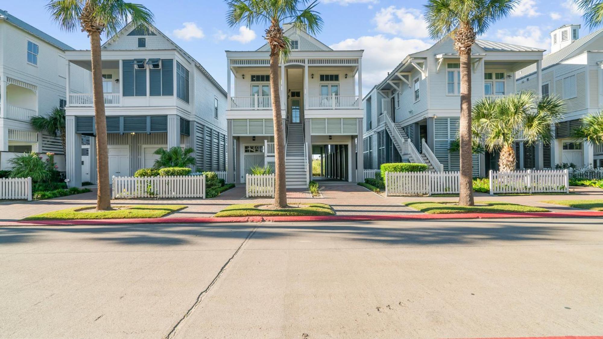 East End Pet Friendly Nearby To *
