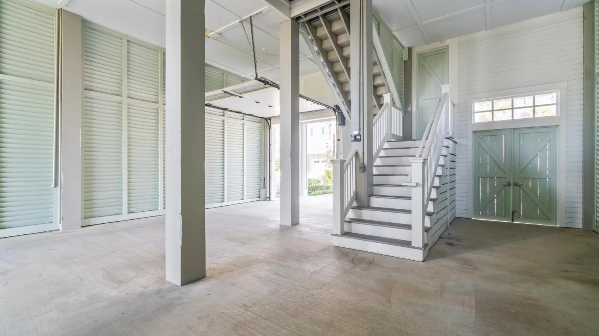 East End Pet Friendly Nearby To