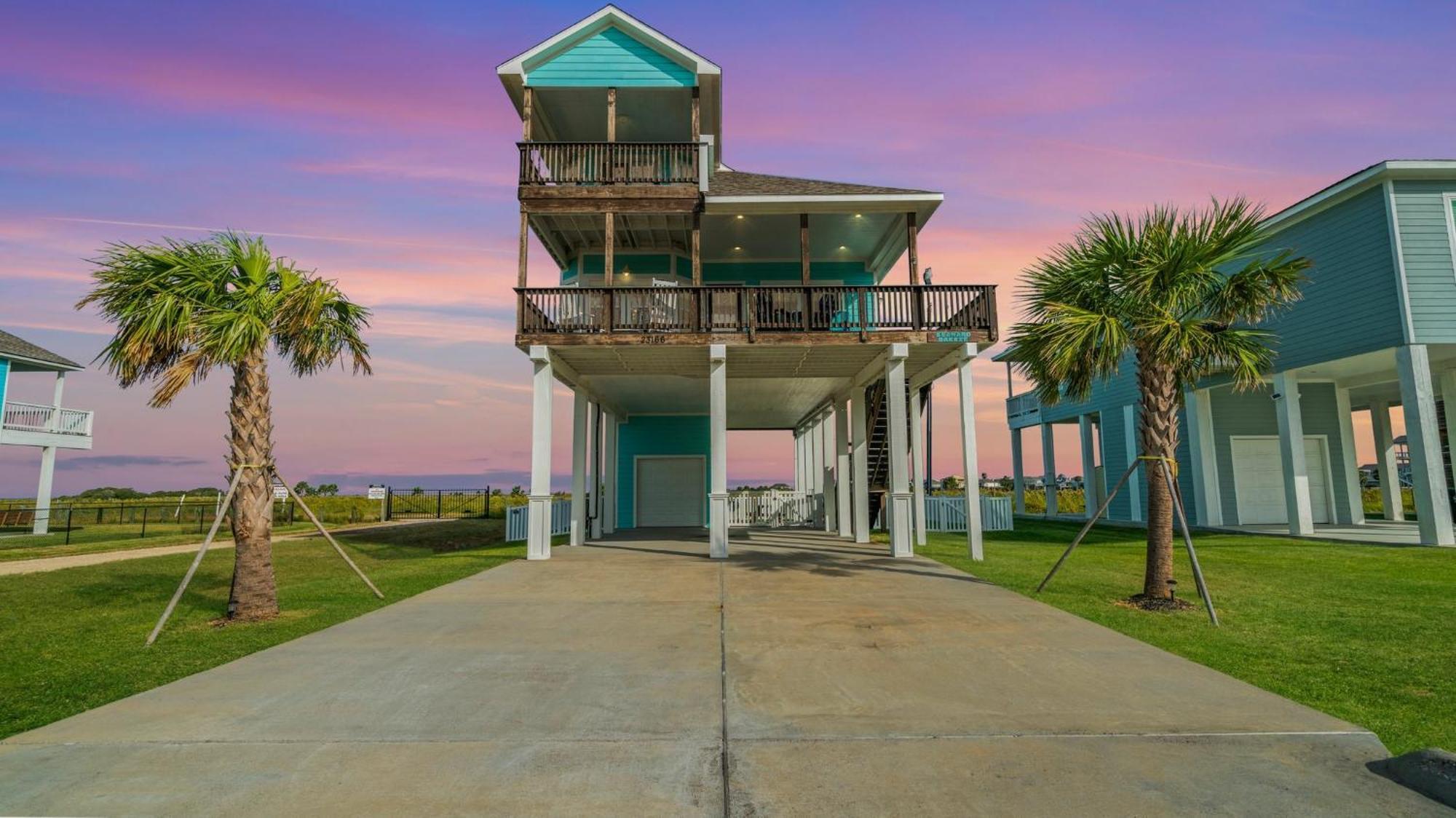 Enjoy The Breeze At Seaward Galveston