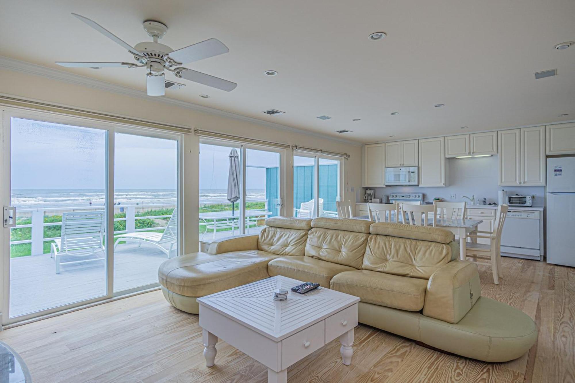 Original Margaritaville Beachfront Paradise Found. Holiday home *