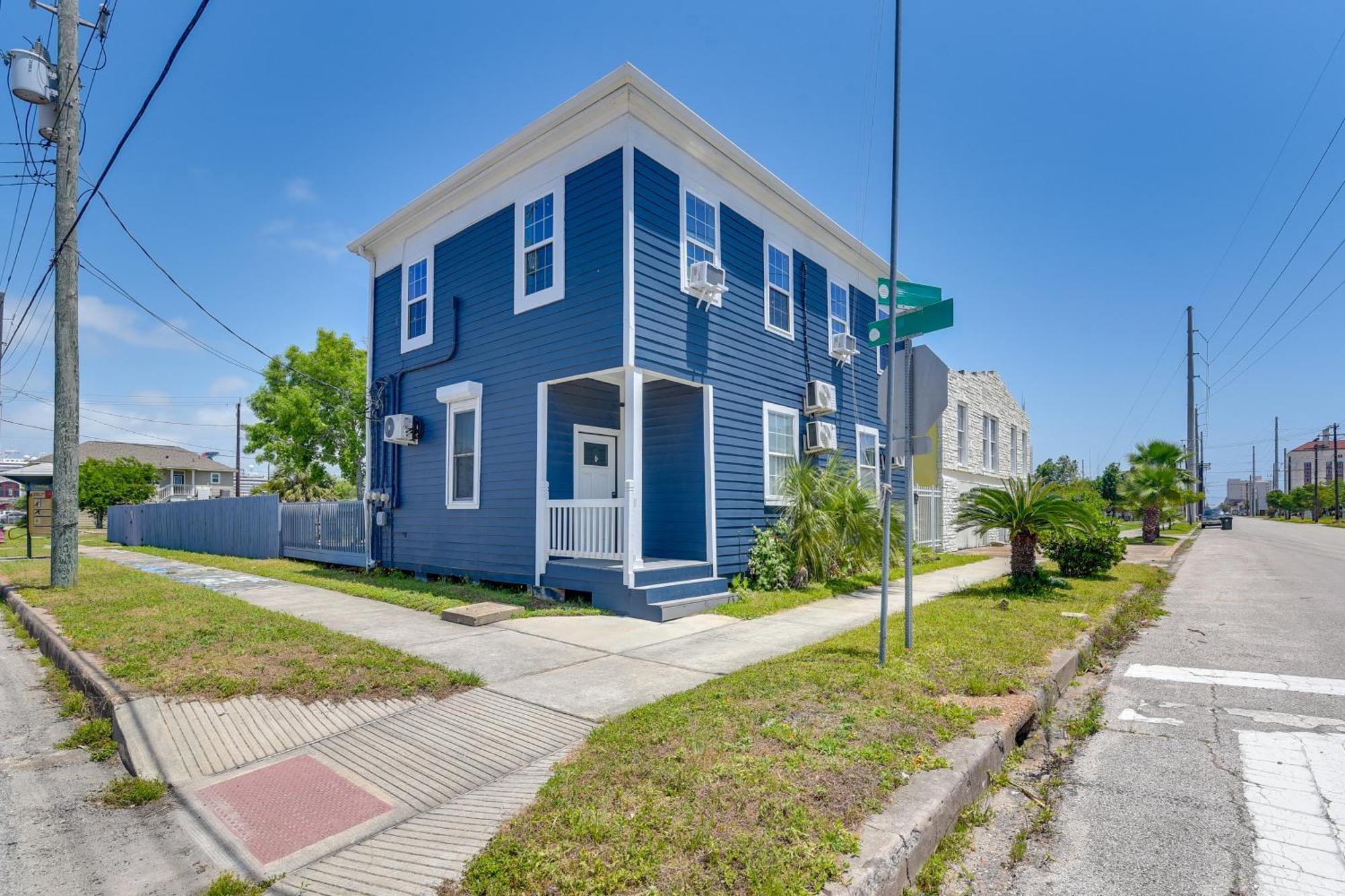 Walk To The In Historic * Galveston